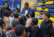 Lt. Governor Davis interacts with third grade students at Farrell Elementary School